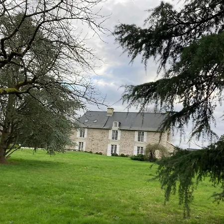 Le Logis De Saint Jean Les Garennes-Sur-Loire