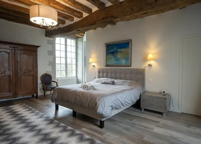 Le Logis De Saint Jean Les Garennes-Sur-Loire